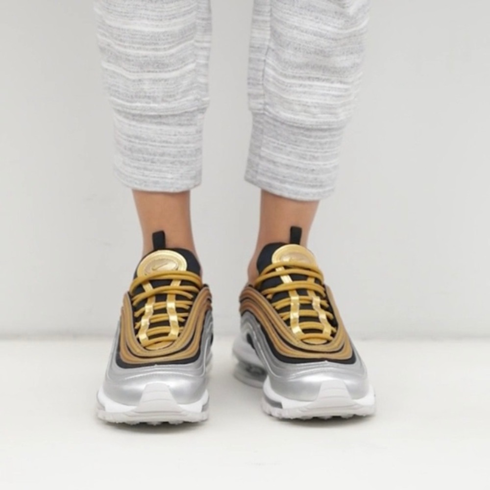 NIKE Women Air Max 97 - Metallic Gold/Silver 📀NWT - Picture 5 of 6